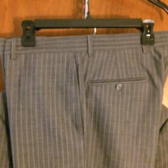 Tommy Hilfiger 40R 2-Button Single Breasted 2-Piece Gray Pinstripe Suit--Pants 3 - Picture 7 of 8